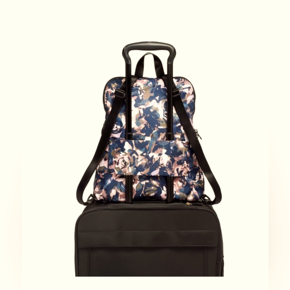 Tumi Just In Case Backpack - Picture 2 of 9